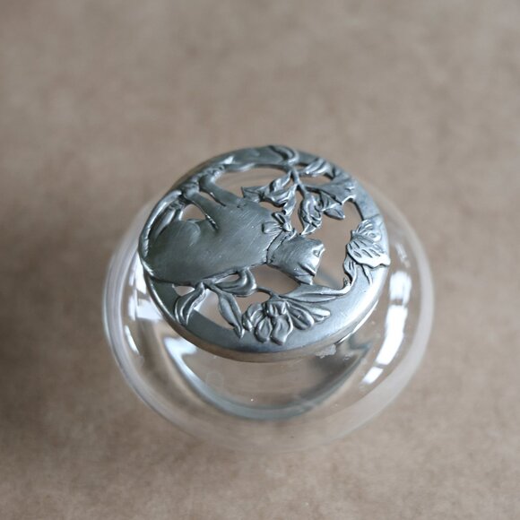 cat enclosed like dish - Picture 1 of 5